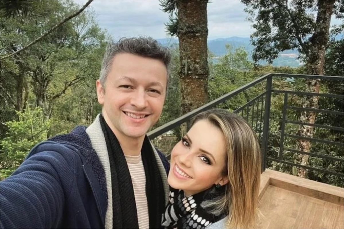 Sandy celebra 42 anos e recebe homenagem de Lucas Lima: ‘merece uns três universos de coisa boa!’ 31 Sandy celebra 42 anos e recebe homenagem de Lucas Lima