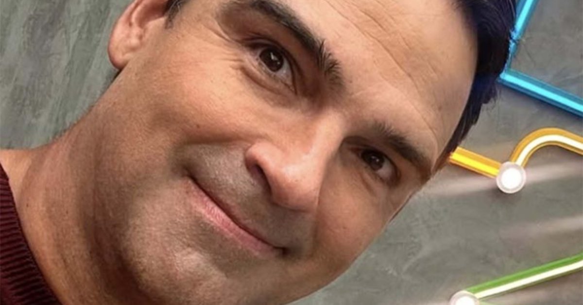 Tadeu Schmidt elege novo visual para estreia do reality show
