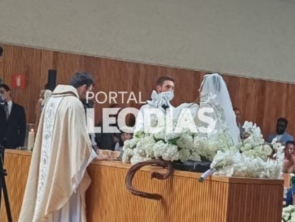 Veja a primeira imagem de Sabrina Sato e Nicolas Prattes no altar 31 Veja a primeira imagem de Sabrina Sato e Nicolas Prattes no altar