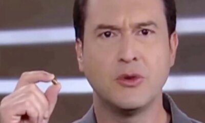 Video jornalista da Record TV mostra bala perdida encontrada em