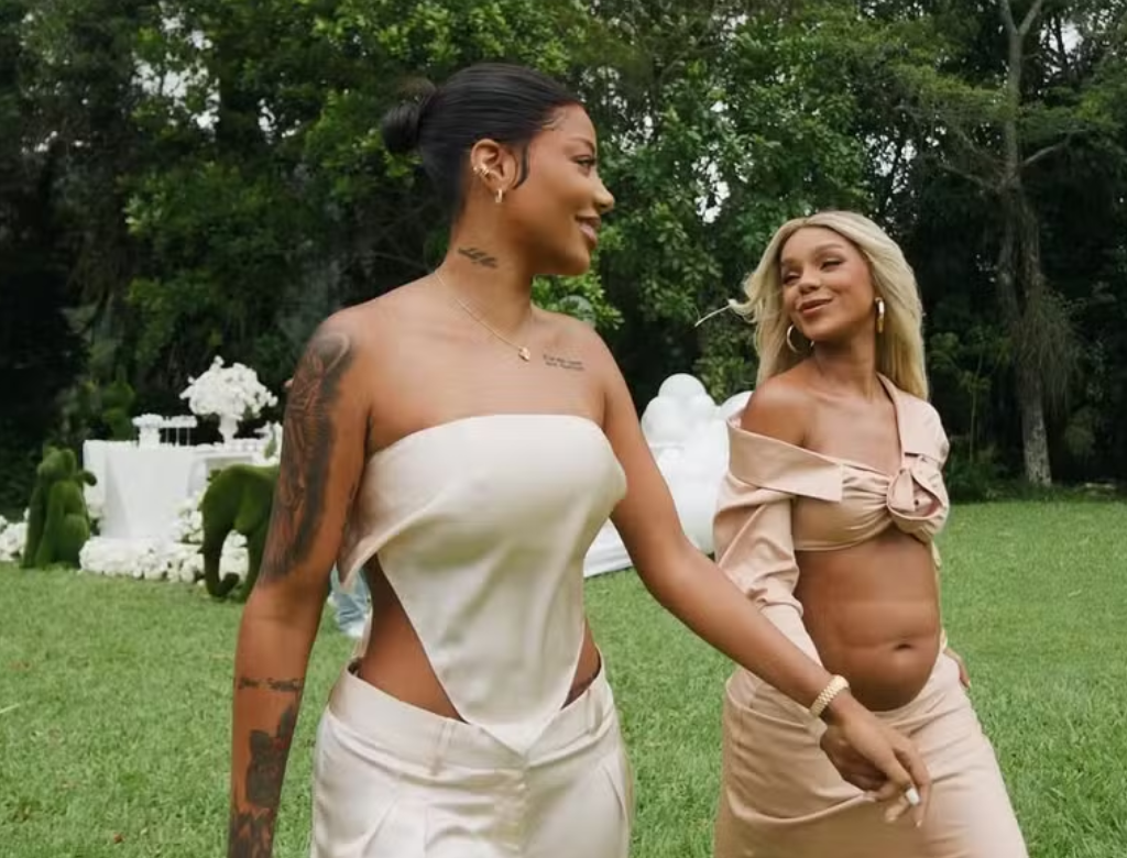 Brunna esclarece que filha com Ludmilla não terá padrinhos 37 Ludmilla E Brunna Gonçalves (foto Reprodução Redes Sociais)