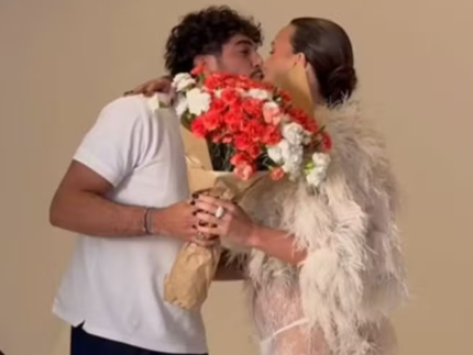 Durante trabalho, Rafa Kalimann é pega de surpresa com gesto romântico de Nattan 31 Durante trabalho Rafa Kalimann e pega de surpresa com gesto