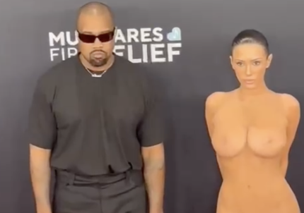 Kanye West diz que nudez de sua esposa garantiu “vitória” no Grammy 31 Kanye West diz que nudez de sua esposa garantiu vitoria