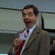 Lembra dele Mr Bean precisou pilotar aviao apos piloto desmaiar