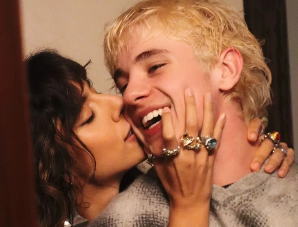 Marina Sena compartilha momentos especiais com Juliano Floss: ‘Surra de beleza’ 39 Marina Sena e Juliano Floss (Foto: Reprodução/Redes Sociais)