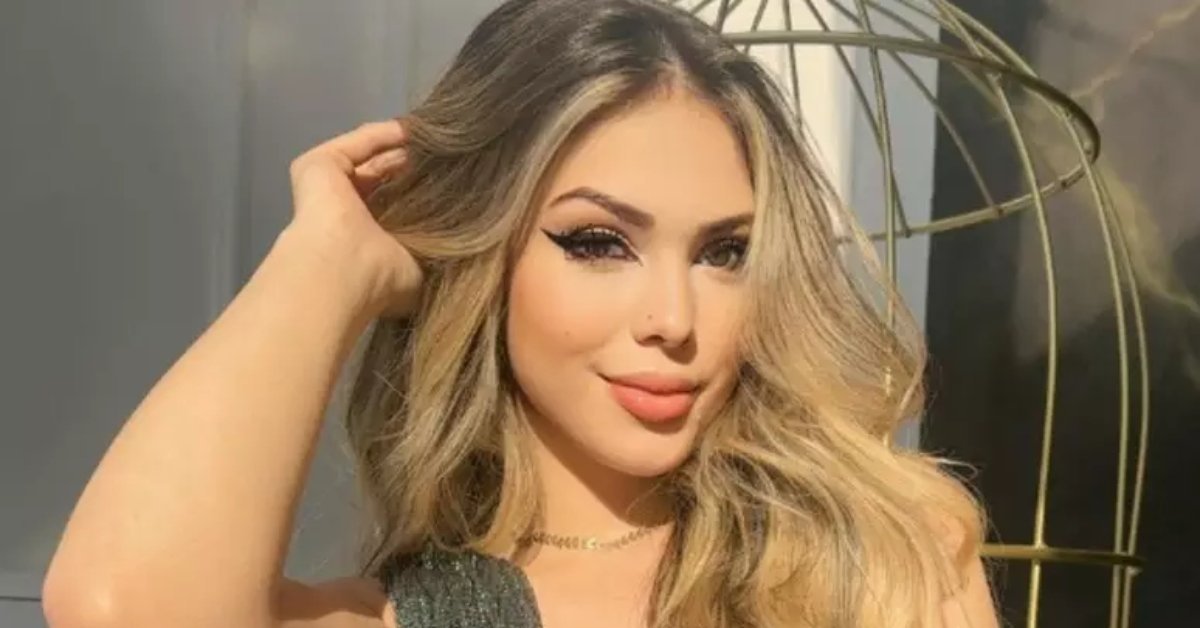 Melody completa 18 anos e web ironiza Finalmente