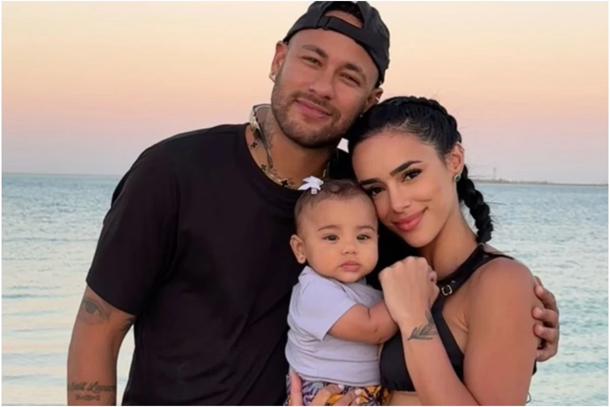 Noiva de Neymar mostra barriga de grávida, e internautas ficam impressionados com o tamanho 33 Noiva de Neymar mostra barriga de gravida e internautas ficam