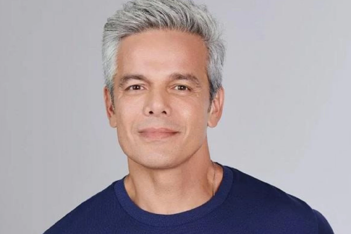 Otaviano Costa assina contrato com a Band e comandará o Melhor da Noite: ‘me faz transbordar de alegria’ 31 Otaviano Costa assina contrato com a Band e comandara o
