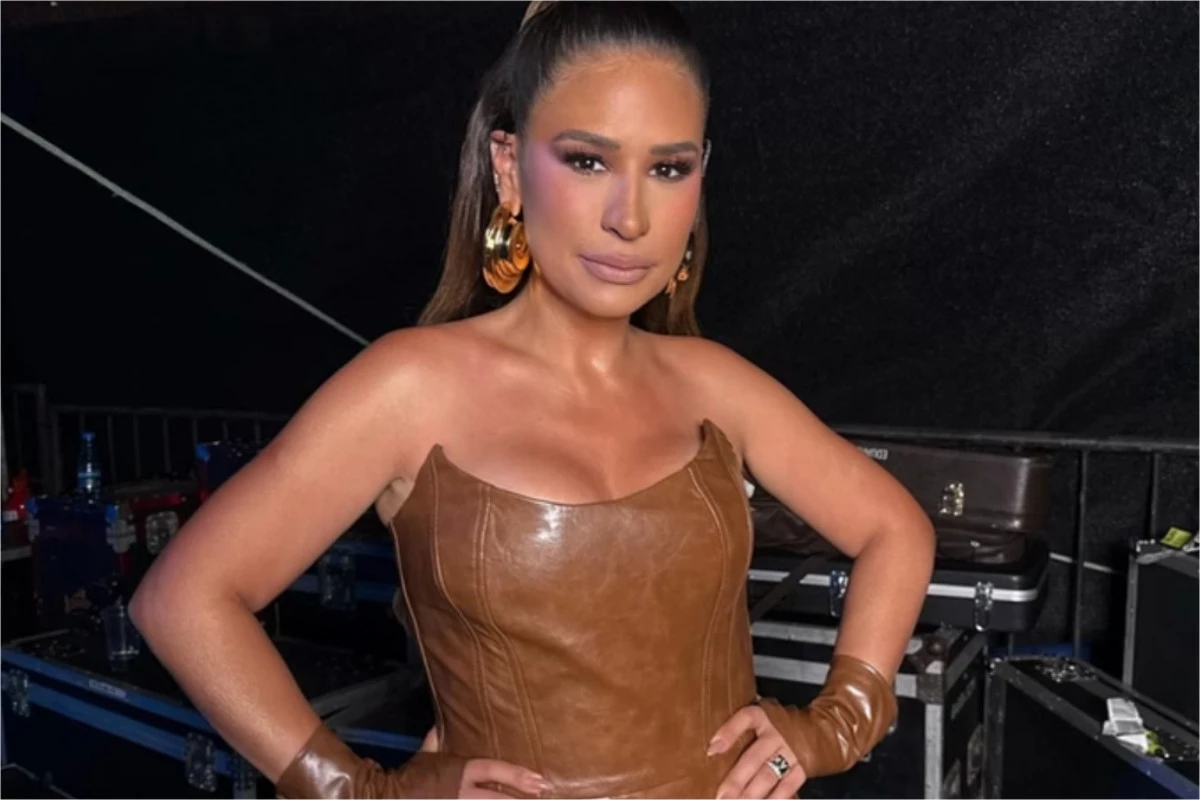 ‘Estou usando fralda’, revela cantora Simone Mendes depois de passar por uma cirurgia 31 ‘Estou usando fralda revela cantora Simone Mendes depois de passar