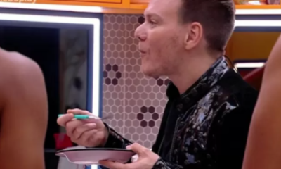 1742630202 Michel Telo faz tour pelo BBB25 e e expulso por