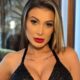 Andressa Urach comenta proposta de presidiario e anuncia novidade na