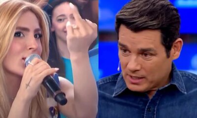 Ao vivo Manu Bahtidao faz gesto obsceno com o dedo
