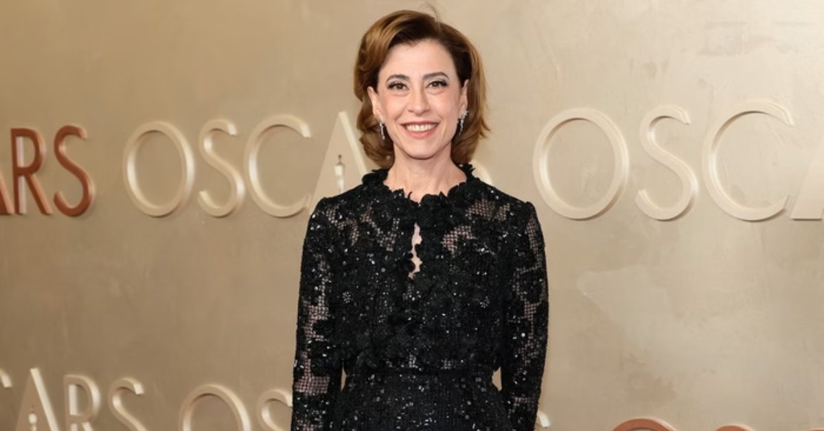 Após ser anunciada por Eduardo Paes, Fernanda Torres nega presença em desfile no Rio: “Muito cansada” 31 Apos ser anunciada por Eduardo Paes Fernanda Torres nega presenca