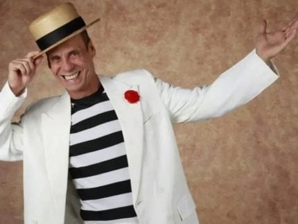 Carlinhos de Jesus revela que sofreu preconceito por ser bailarino: “Situações que eu passava” 31 Carlinhos de Jesus revela que sofreu preconceito por ser bailarino