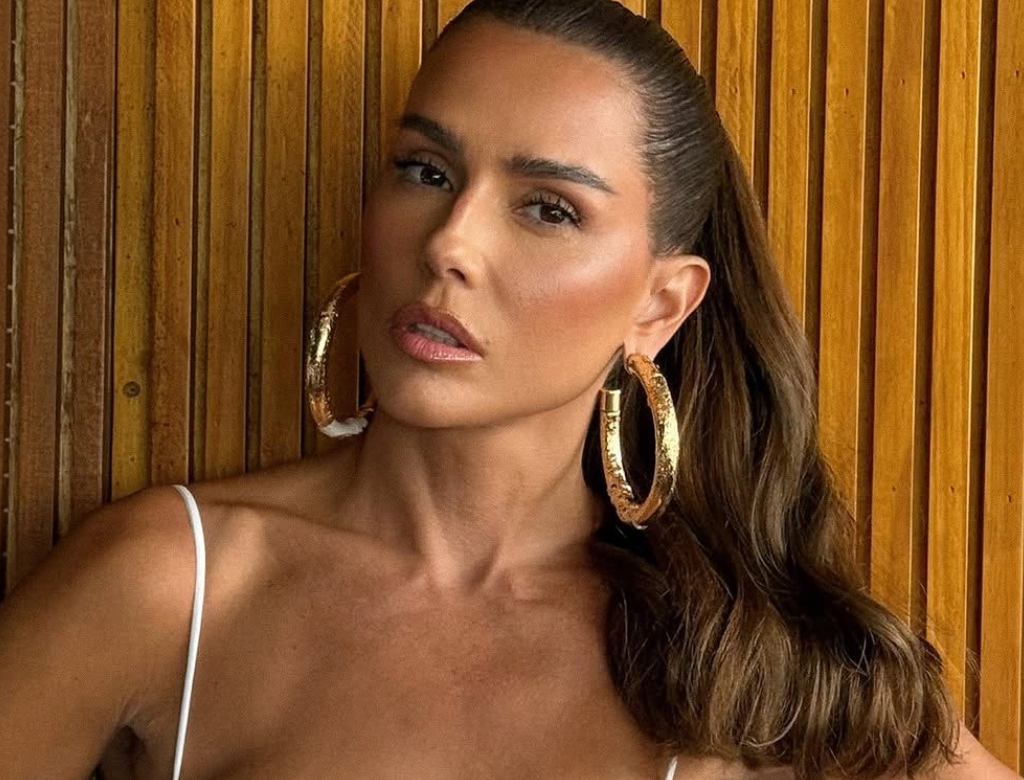Deborah Secco faz procedimento para pele do abdômen e resultado surpreende; veja! 37 Deborah Secco (foto Reprodução Redes Sociais)