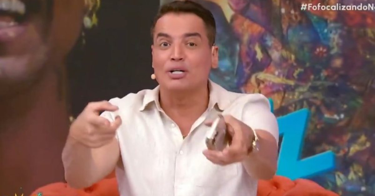 Léo Dias não se segura e reclama da emissora ao vivo no Fofocalizando 31 Leo Dias nao se segura e reclama da emissora ao
