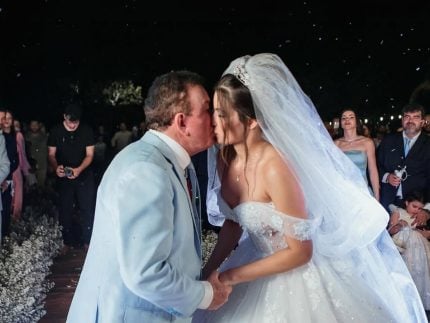 Lua de mel: Amado Batista e Miss irão descansar na Bahia após casamento 31 Lua de mel Amado Batista e Miss irao descansar na