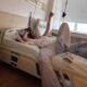 Luciana Gimenez posta registro em quarto de hospital apos curtir