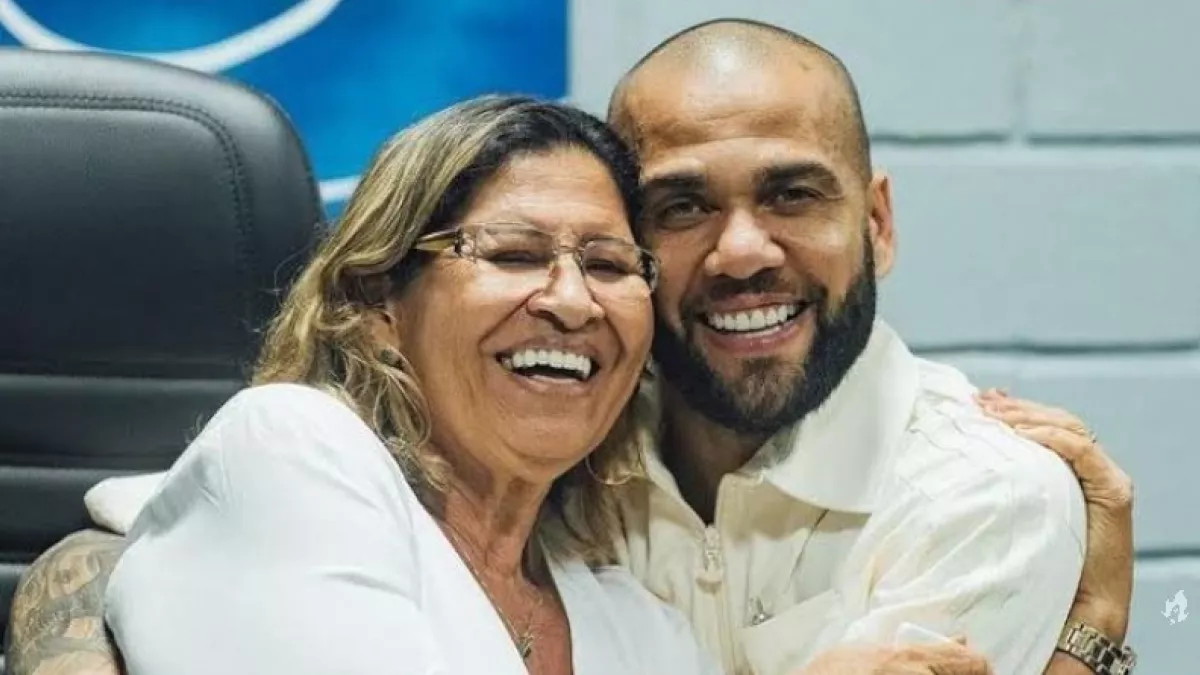 Mae de Daniel Alves se pronuncia apos anulacao de