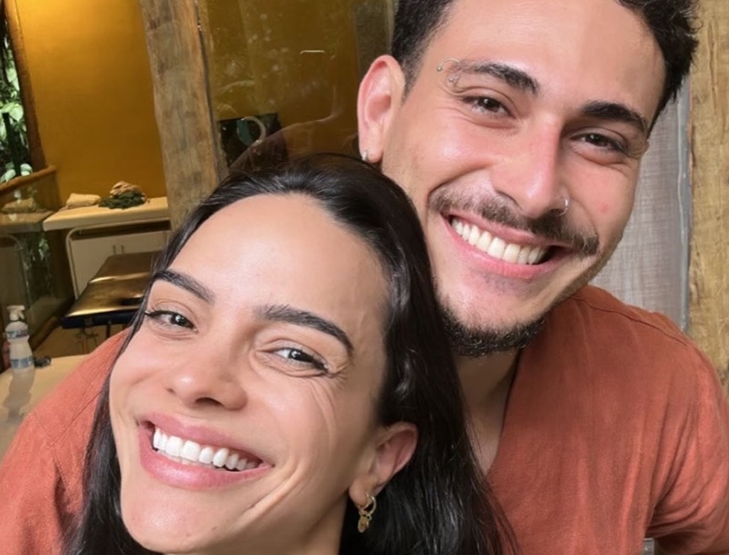 Natinha do vôlei é criticada pelos internautas após perdoar traição de ex 41 Natinha E João Pedro (foto Reprodução Redes Sociais) 1