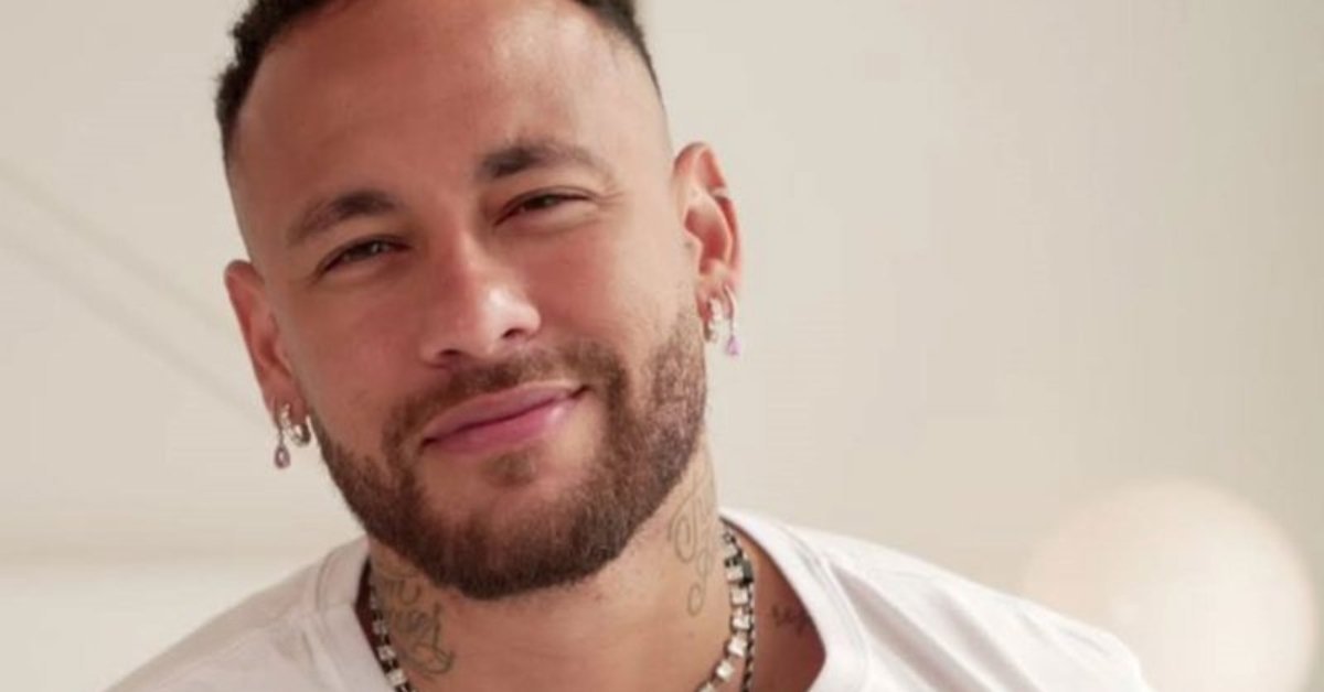 Neymar fica de fora em jogo do Santos e rebate
