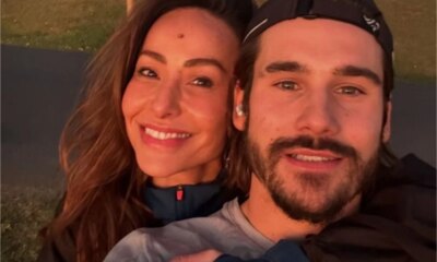 Nicolas Prattes exibe o luxo do quarto onde ficou com