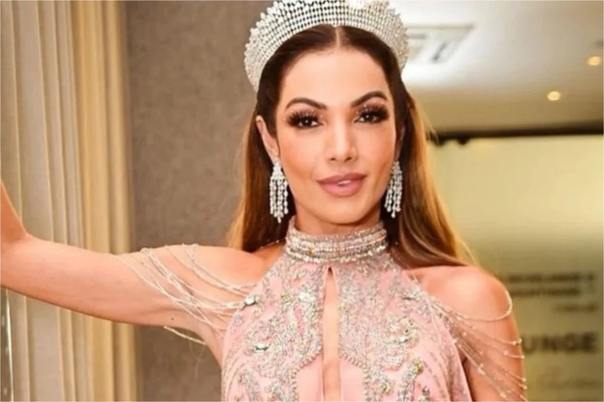 Vídeo: Patrícia Poeta vira piada nas redes sociais ao sambar na Sapucaí durante o Carnaval do Rio de Janeiro 41 Video Patricia Poeta vira piada nas redes sociais ao sambar