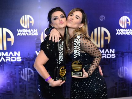 Wanessa e Renata Brás recebem prêmio juntas após polêmica com Dolabella 31 Wanessa e Renata Bras recebem premio juntas apos polemica com