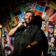 Ed Gama vira socio de clube de comedia em SP