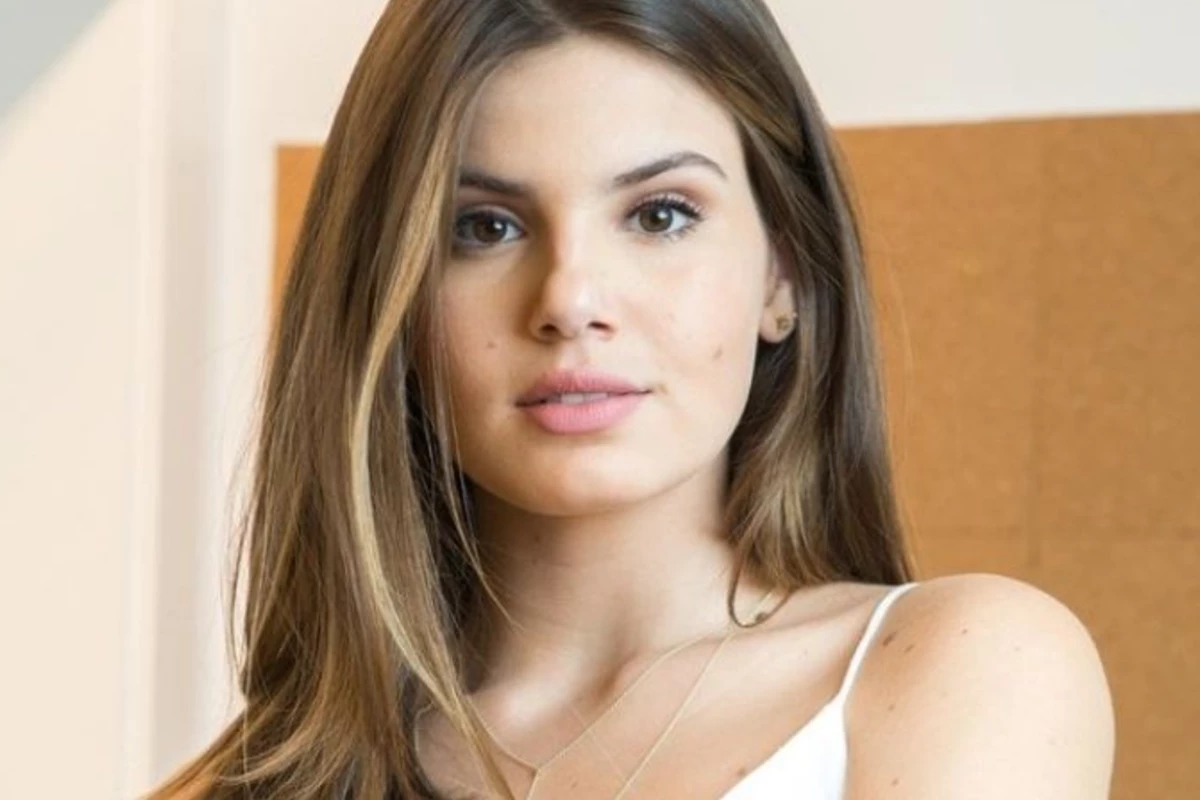Mãe de Camila Queiroz tem uma profissão muito comum no Brasil e trabalha até hoje; atriz revelou tudo 31 Mae de Camila Queiroz tem uma profissao muito comum no