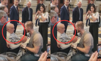 Papa Francisco faz aparicao surpresa em meio a recuperacao apos