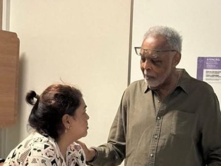Visita especial Preta Gil recebe o carinho do pai Gilberto