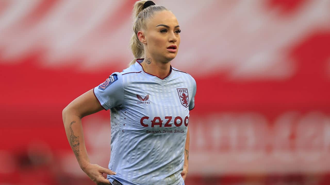 A jogadora mais seguida do planeta: conheça Alisha Lehmann, ex de Douglas Luiz 31 A jogadora mais seguida do planeta conheca Alisha Lehmann