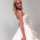 Ana Hickmann desfila de noiva em evento e celebra nova