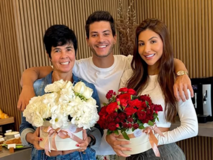 Arthur Aguiar homenageia mãe, celebra Jhenny e não cita Maíra Cardi no Dia das Mães 31 Arthur Aguiar homenageia mae celebra Jhenny e nao cita Maira