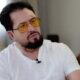 Cantor Marrone aparece irreconhecivel no Fantastico apos acidente e comenta