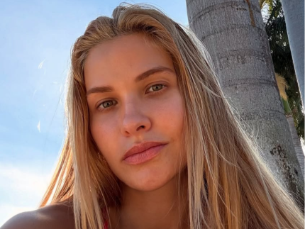 De cara lavada Andressa Suita posa sem maquiagem e ganha