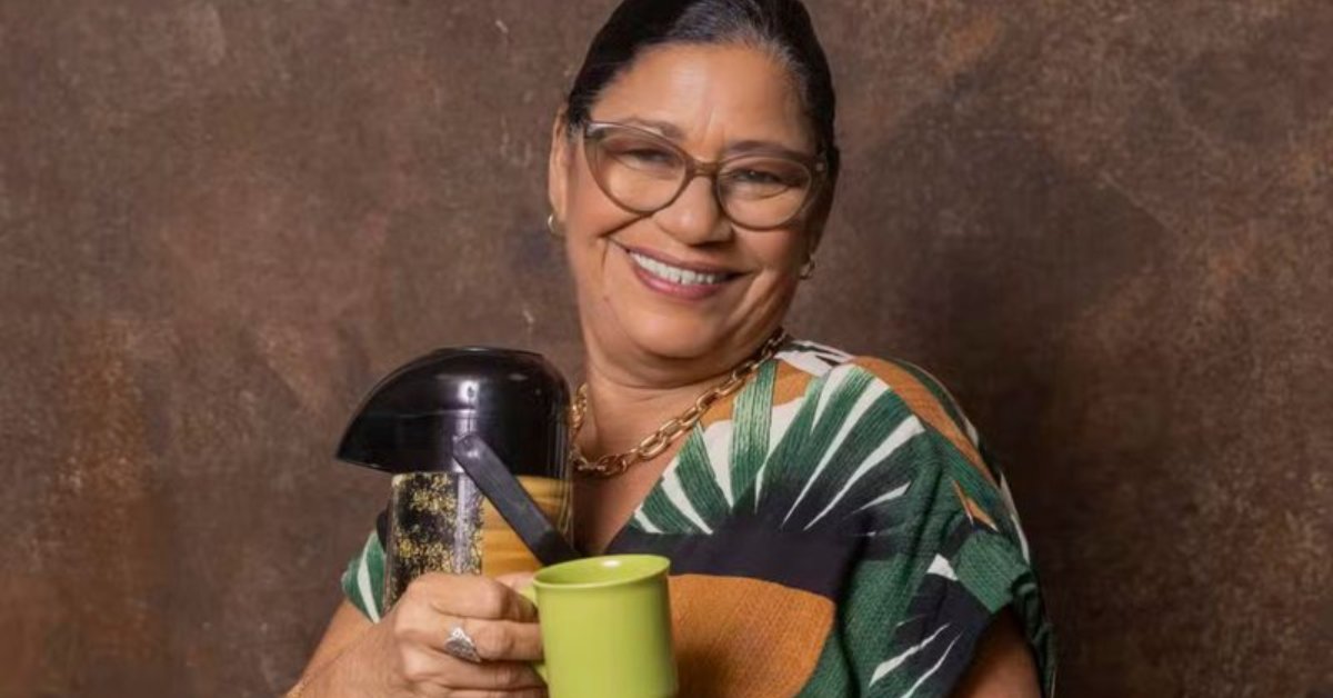 Delma é chamada para trabalho na emissora Globo e saí na frente dos outros ex-BBBs 31 Delma e chamada para trabalho na emissora Globo e sai