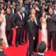 Emma Stone e atacada por abelha em Cannes e reacao