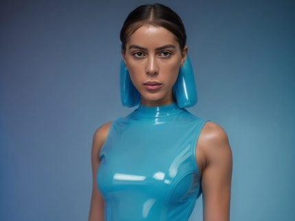 Ex atriz global Maia Hazel sofre ataques preconceituosos durante exposicao em