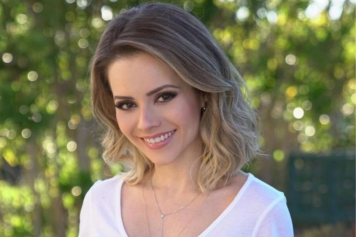 Foto de Sandy com a mãe e avó chama a atenção de internautas: ‘Parecem cópias umas das outras!’ 33 Foto de Sandy com a mae e avo chama a