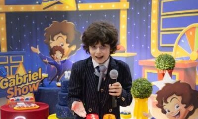 Gabriel Avellar vira Silvio Santos mirim e celebra 10 anos