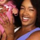 Iza surge em novas fotos com a filha e aparencia