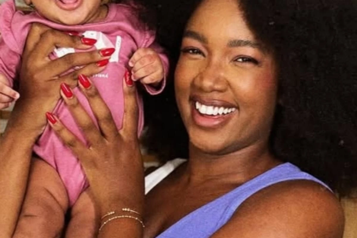 Iza surge em novas fotos com a filha e aparência da menina dá o que falar na web 33 Iza surge em novas fotos com a filha e aparencia