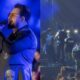 Marrone da dupla com Bruno cai do palco durante show