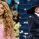 Shakira revela gravidez de Rihanna ao vivo no Met Gala