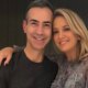 Ticiane Pinheiro beija Cesar Tralli pela TV e encanta seguidores