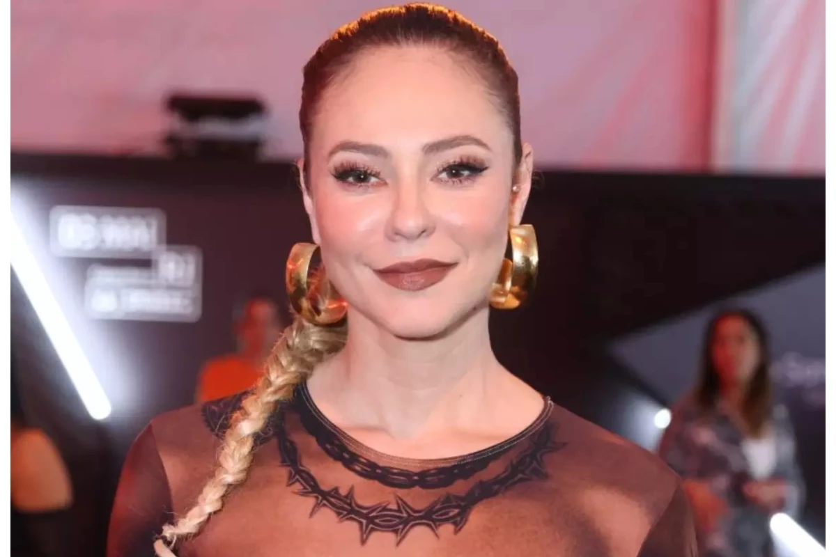 Vestido usado por Paolla Oliveira em show da a impressao