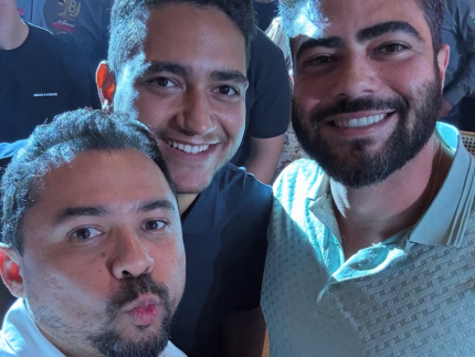 Xand diz que Henrique é o “terror da mulher casada” e cantor dispara: “Da minha” 31 Xand diz que Henrique e o terror da mulher casada
