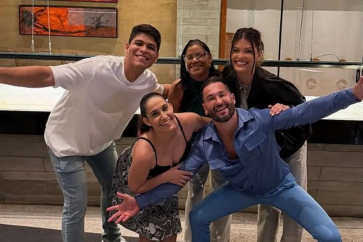 ‘Coisa mais aleatória que vi hoje!’: encontro de ex-BBBs 25 vira assunto nas redes após aparição inesperada 31 ‘Coisa mais aleatoria que vi hoje encontro de ex BBBs 25